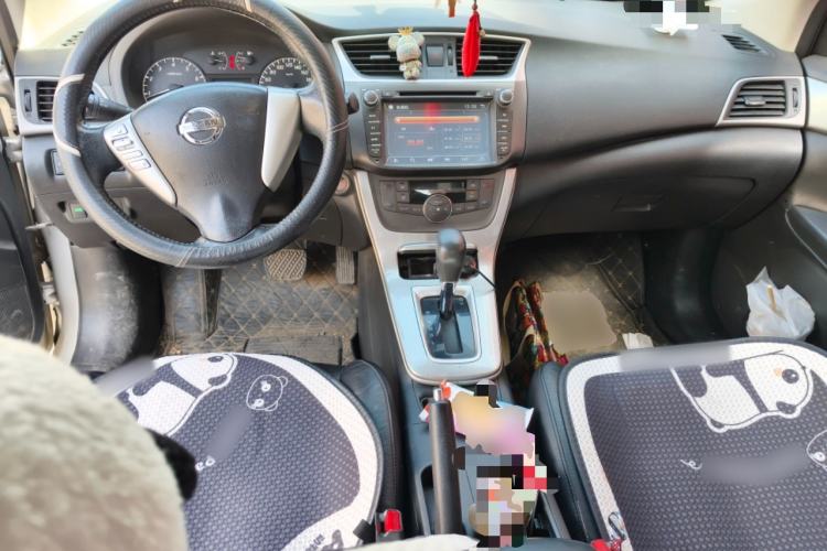 Used Nissan Sylphy 2014 1.6XV CVT Deluxe Edition Center Console