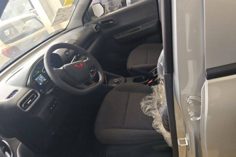 Used Wuling Hongguang New Energy 2024 All-Electric Model 300KM Practical Version