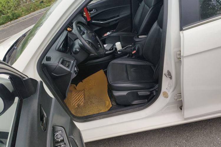 Used Ford Escort 2015 1.5L Automatic Fashion Model Left Front Seat