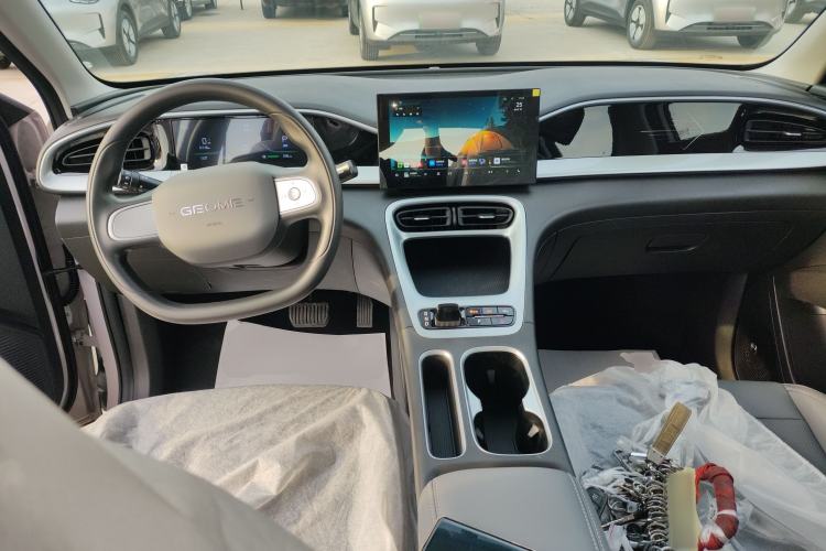 Used Geely Galaxy Geome 2026 Model 410km Carefree Edition Center Console