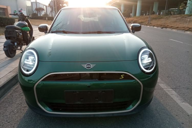 Used MINI Electric MINI COOPER 2024 452km COOPER SE Artist
