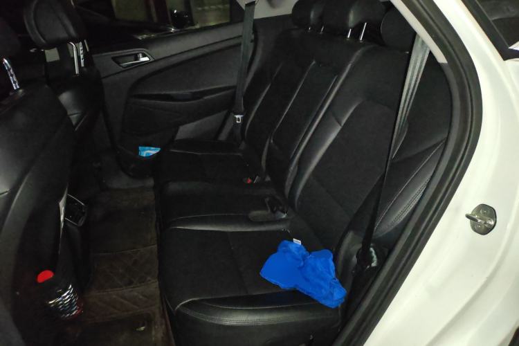 Used Hyundai Tucson 2015 1.6T Dual-Clutch Two-Wheel-Drive Leading Model
