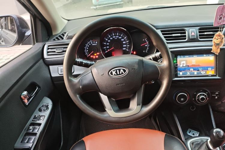 Used Kia K2 2011 Sedan 1.4L Manual Transmission GLS Steering Wheel