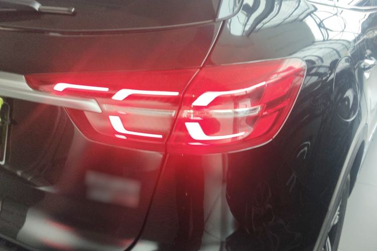 Used Hongqi HS5 2022 Revised Version 2.0T Smart Connect Flagship Edition Right Rear Taillight