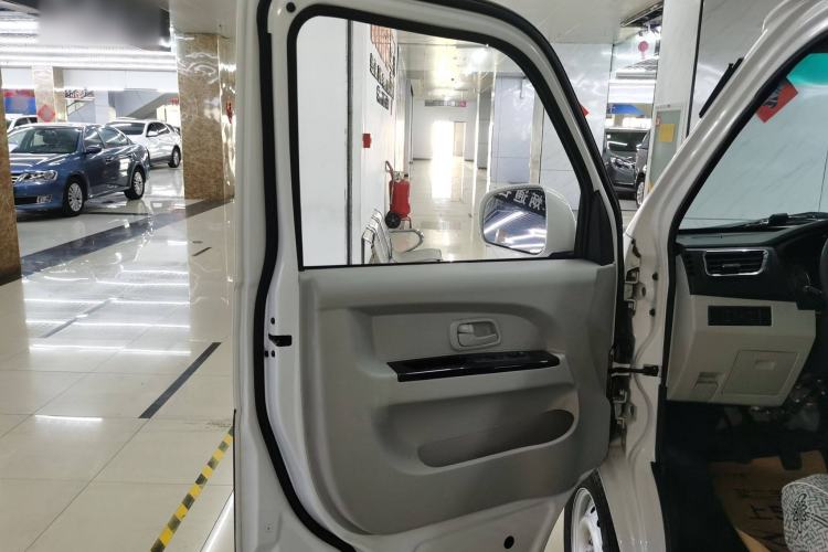 Used Jinbei Hiace X30 2024 1.5L Wealthy-Style Passenger Van 5/6/7 Seater
