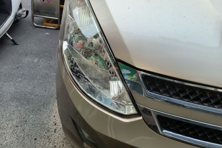 Used Wuling Rongguang V 2016 1.2L Standard Version Right Front Headlight