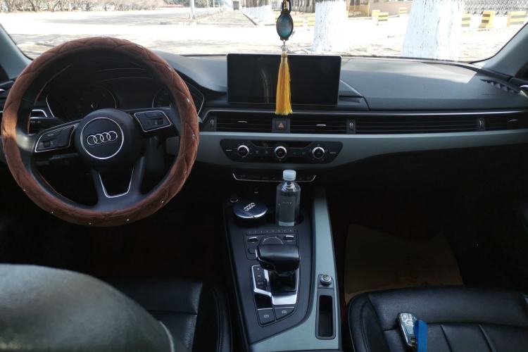 Used Audi A4L 2017 Plus 40 TFSI Ambition Model
