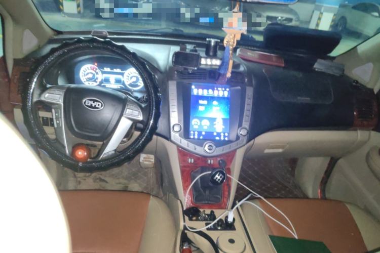 Used BYD S6 2012 2.0L Manual Luxury Version