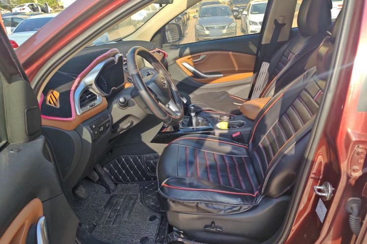 Used Soueast DX7 2015 1.5T Manual Luxury Model
