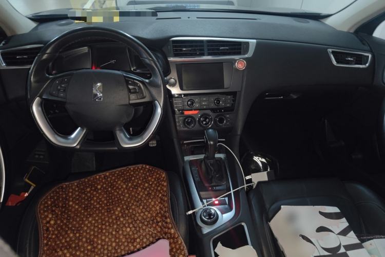 Used DS 6 2016 1.6T Luxury Edition THP160 Center Console