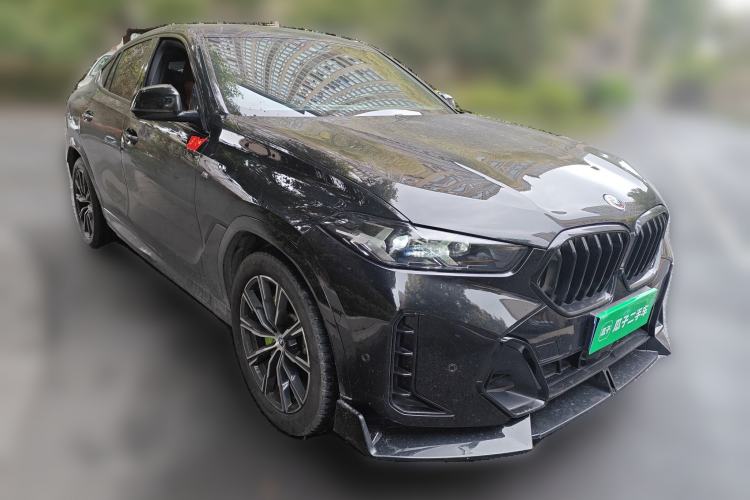 Used BMW X6 2023 xDrive30i M Sport Package Front Right 45 Deg