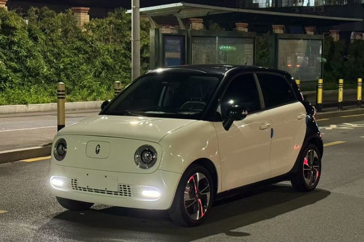 Used ORA Black Cat 2022 351 km HelloKitty Collaboration Edition Lithium-Ion Battery
