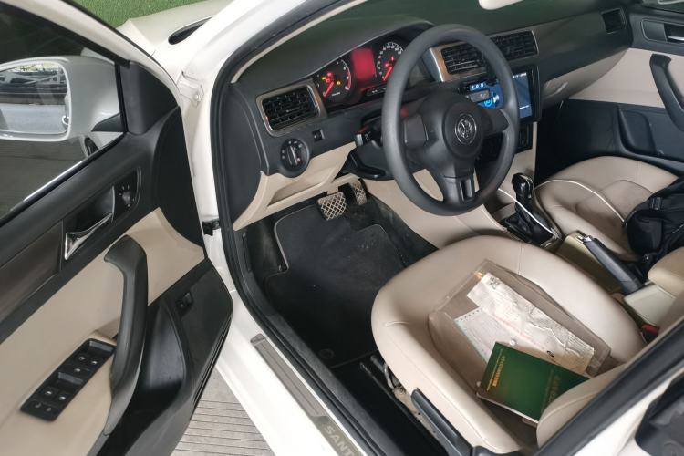 Used Volkswagen Santana 2015 1.6L Automatic Comfort Edition