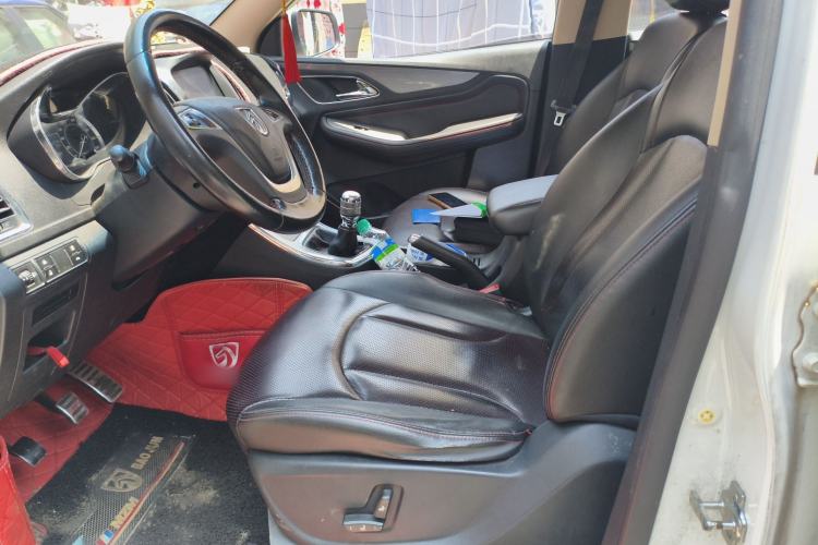 Used Baojun 560 2015 1.8L manual luxury version