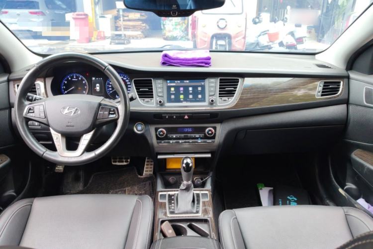 Used Hyundai Mistra 2016 1.6T Automatic Flagship TOP Model Center Console