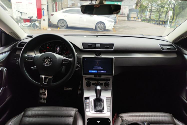 Used Volkswagen FAW-Volkswagen CC 2016 1.8TSI Luxury Model Center Console