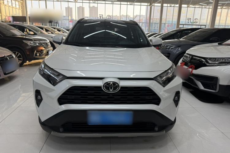 Used Toyota RAV4 2023 2.0L CVT Two-Wheel Drive 20th Anniversary Platinum Edition
