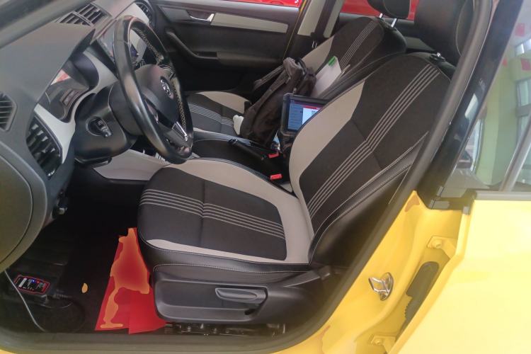 Used Skoda Fabia 2015 1.6L Automatic Sport Edition Left Front Seat