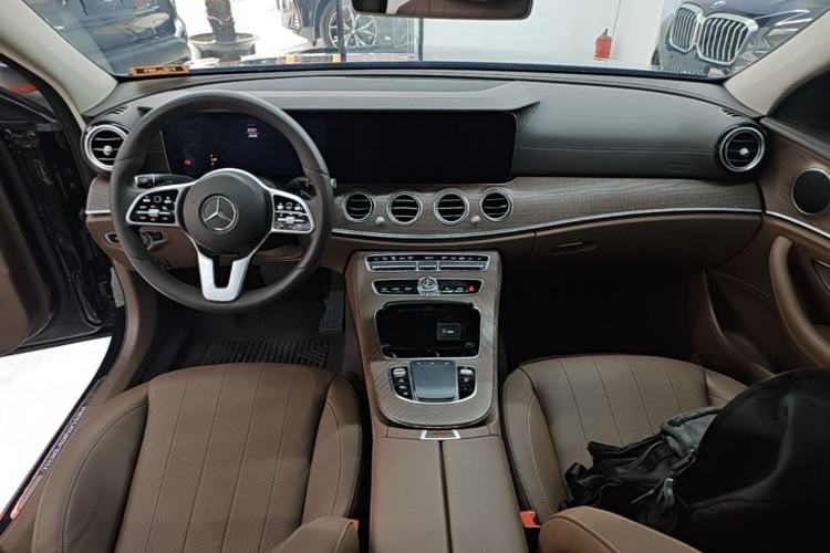 Used Mercedes-Benz E-Class 2020 Facelift E 300 L Stylish Edition Center Console