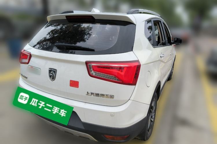 Used Baojun 560 2015 1.8L manual luxury version
