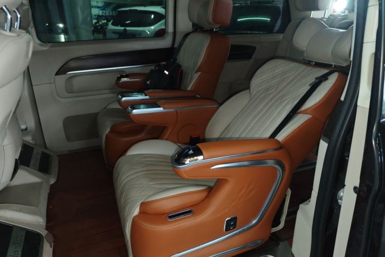 Used Mercedes-Benz V-Class 2021 V 260 Avantgarde Edition Left Rear Seat