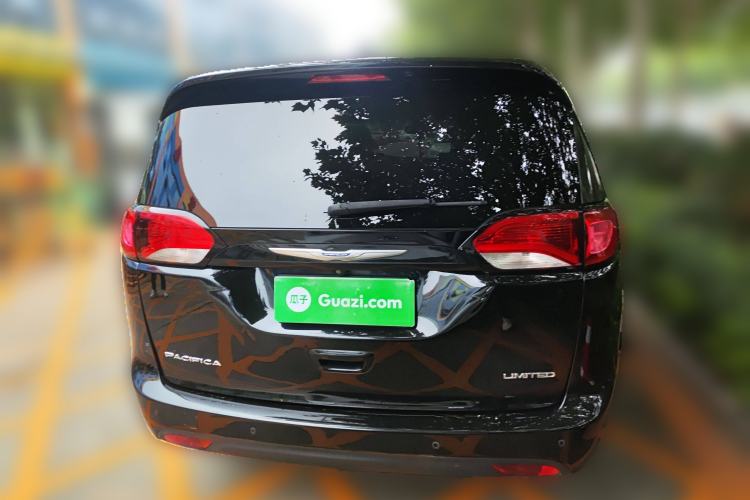 Used Chrysler Grand Voyager 2017 3.6L Premium Edition
