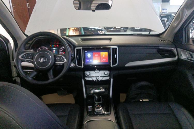 Used Great Wall Poer 2021 2.0T Commercial Version Automatic Diesel 4x4 Elite Long-Box GW4D20M Center Console