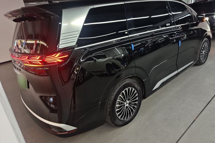 Used Denza D9 2022 DM-i 970 Four-Wheel Drive Flagship Model Rear Right 45 Deg