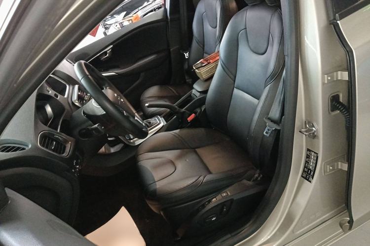 Used Volvo V40 2018 T3 Zhiyi Edition
