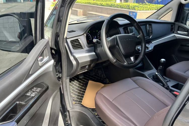 Used FORTHING Lingzhi 2023 M5L 1.6L Base Model 7 Seats Driver Seat