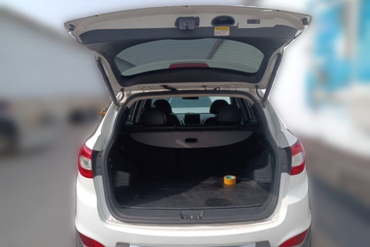 Used Hyundai ix35 2013 2.0L Automatic Two-Wheel Drive Smart GLS China IV Standard Trunk