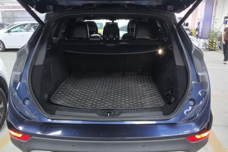 Used Lincoln MKC 2017 2.0T Two-Wheel Drive Deluxe Edition Trunk