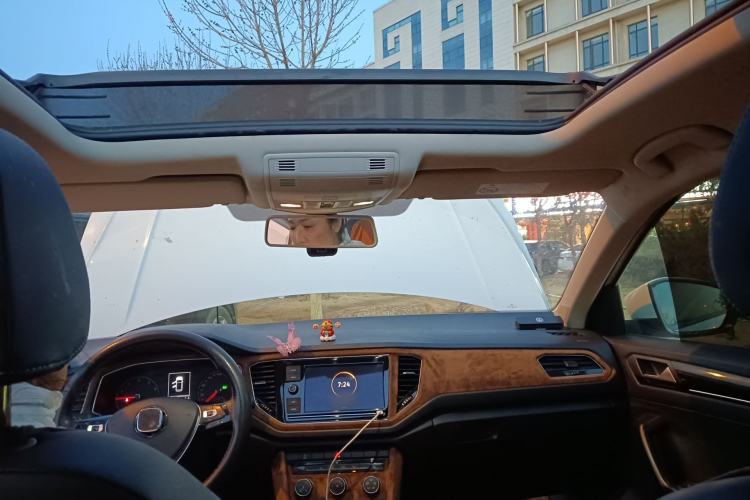 Used Volkswagen T-ROC 2019 280TSI DSG Two-Wheel Drive Comfort Version China VI Standard