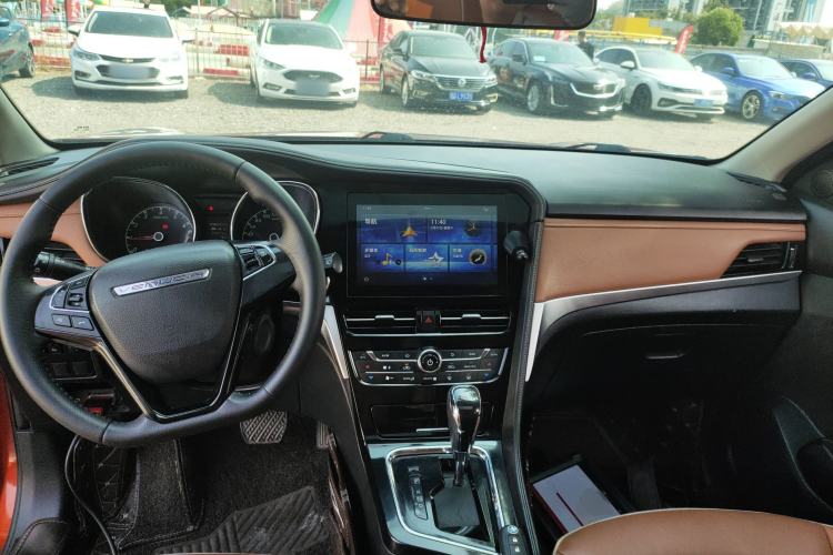 Used Venucia T70 2018 2.0L CVT Smart Enjoyment Sport Edition
