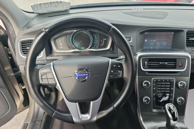 Used Volvo S60 2014 S60L T5 Intelligent Drive Edition Steering Wheel