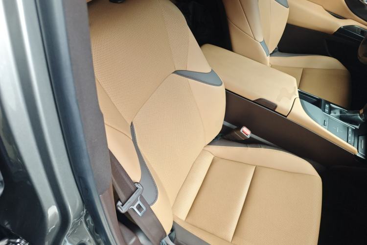 Used Lexus ES 2020 200 Excellence Edition
