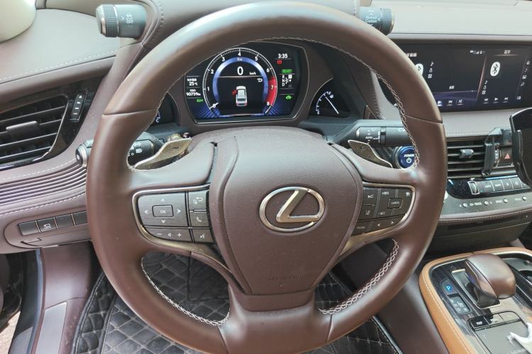 Used Lexus LS 2018 500h Excellence Edition China VI standard