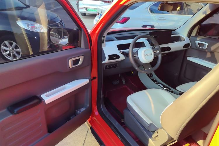 Used Geely Galaxy Panda 2024 200km Panda Rider Interior 3