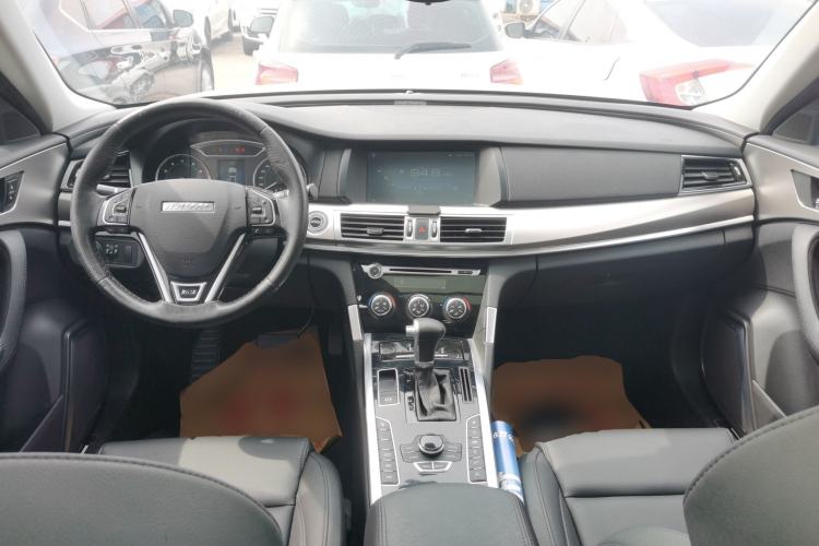Used Haval H7 2016 Blue-Label H7 2.0T Automatic Elite Model Center Console