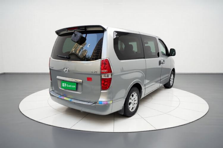 Used Hyundai H-1 Starex 2011 2.4L Luxury Edition Exterior 5