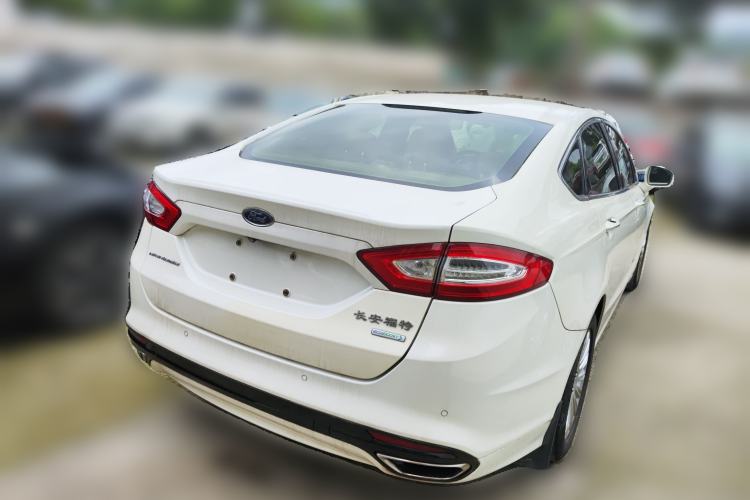 Used Ford Mondeo 2013 2.0L GTDi 200 Luxury Model Rear Right 45 Deg