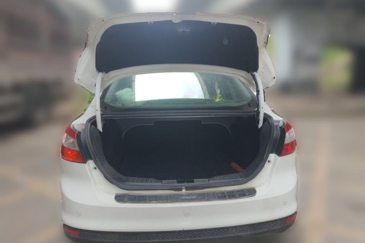 Used Ford Focus 2012 Sedan 1.6L Automatic Fashion Edition Trunk