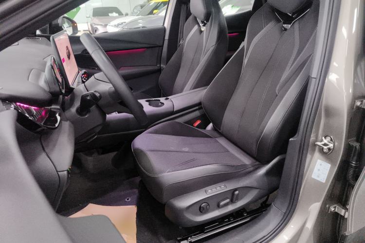 Used Volkswagen ID.UNYX 2024 Pro Long-Range Version
