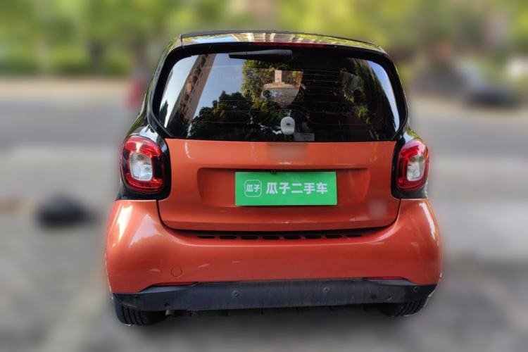 Used smart fortwo 2015 1.0L 52 kW hardtop Dynamic version
