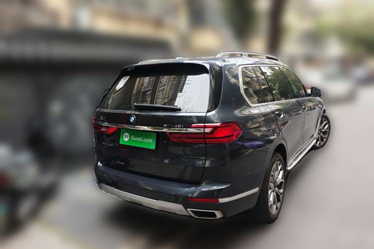 Used BMW X7 2021 xDrive40i Luxury Package with Leading Features Rear Right 45 Deg