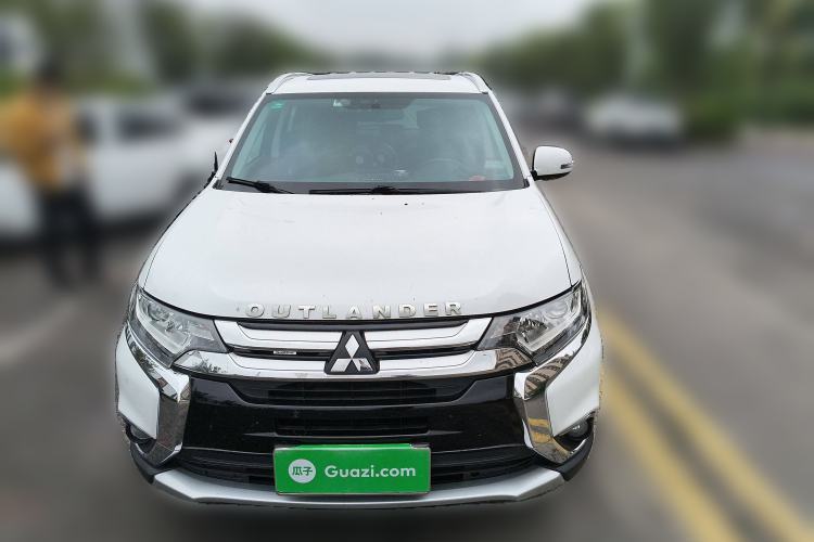 Used Mitsubishi Outlander 2018 2.0L Two-Wheel-Drive Jiale Edition 7-Seater Front