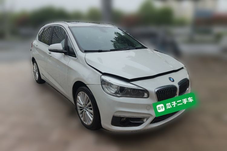 Used BMW 2 Series Active Tourer 2014 220i Luxury Design Package Front Right 45 Deg