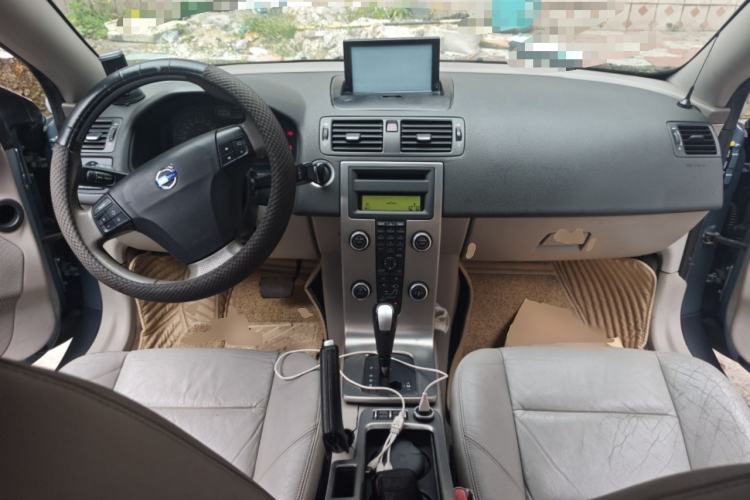 Used Volvo C70 2008 2.5T T5 Center Console