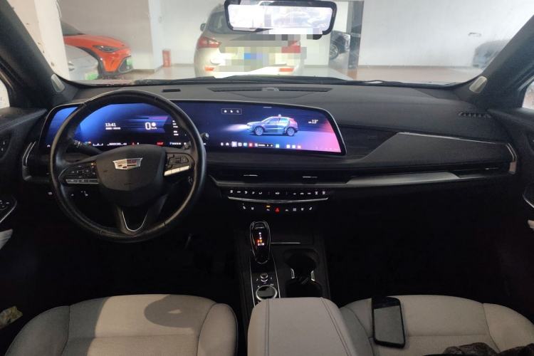 Used Cadillac XT4 2024 28T Two-Wheel-Drive Prestige Version Center Console