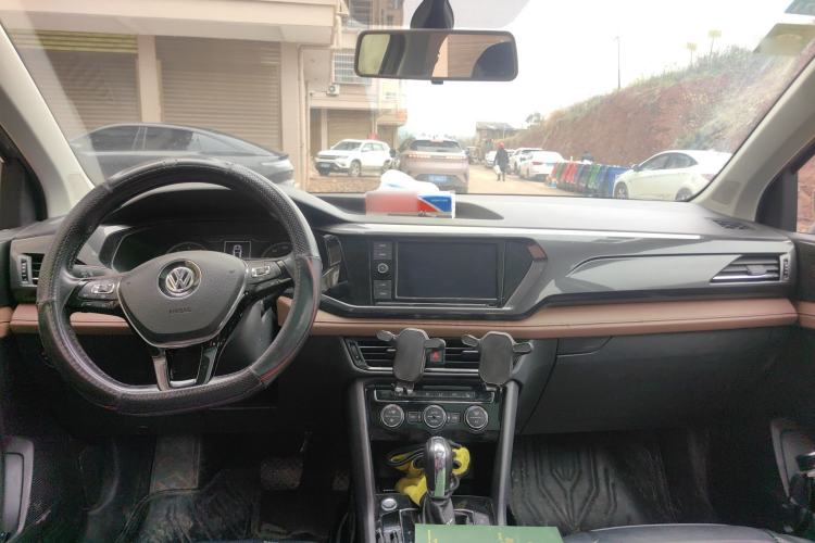 Used Volkswagen Tharu 2019 280TSI Two-Wheel Drive Comfort Edition China VI Standard Center Console